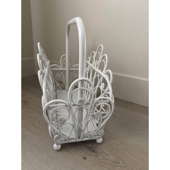 White Fiddlehead Bamboo MCM Hollywood Regency Magazine Rack - Picture 2 of 5